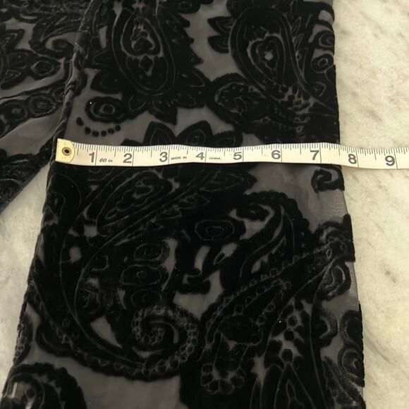 Cato Black Flocked Velvet Paisley Print Scarf 🧣64” Long plus Fringe - Picture 5 of 6